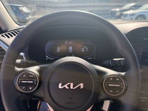 Used 2025 Kia Soul LX w/ LX Technology Package image 25