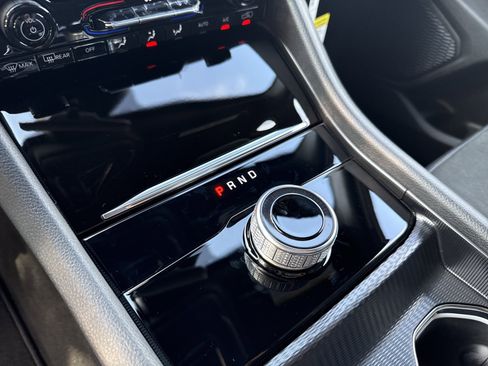 New 2025 Jeep Grand Cherokee Altitude image 29