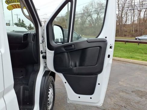 Used 2025 RAM ProMaster 2500 w/ U-Haul Equipment Group FWD image 13