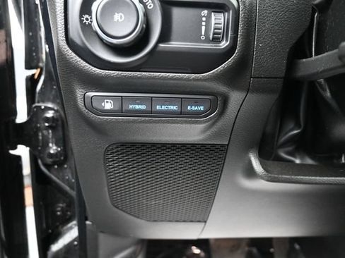 Used 2023 Jeep Wrangler Unlimited w/ Cold Weather Group AWD/4WD image 15