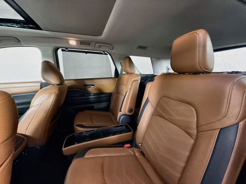 Used 2022 Nissan Pathfinder Platinum w/ Cargo Package FWD image 32