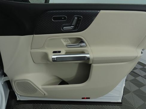 Certified 2025 Mercedes-Benz GLB 250 image 26