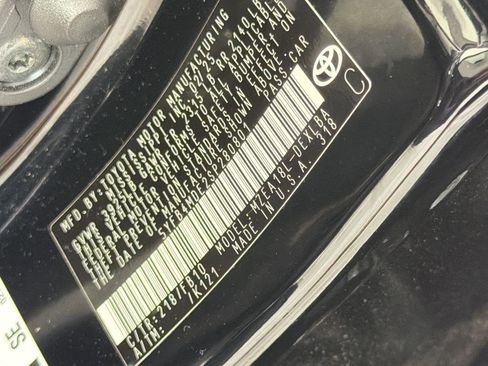 Used 2025 Toyota Corolla LE image 30