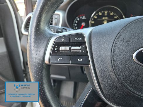 Used 2020 Kia Sorento SX image 12