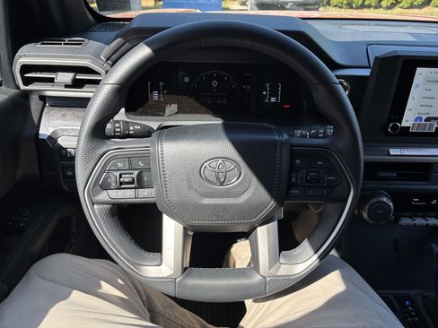 Certified 2026 Toyota 4Runner SR5 AWD/4WD image 19