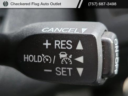 Used 2017 Toyota RAV4 Limited image 30