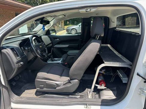 Used 2020 Chevrolet Colorado LT w/ Safety Package RWD image 12