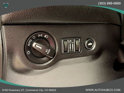 Used 2016 Dodge Challenger R/T Scat Pack RWD image 19