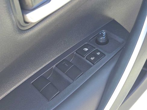 Used 2024 Toyota Corolla SE FWD image 23