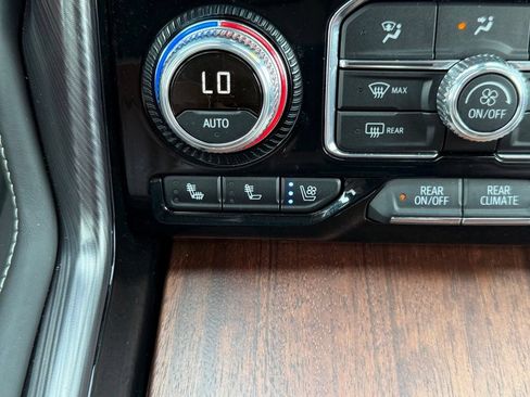 Used 2024 GMC Yukon Denali Ultimate AWD/4WD image 25