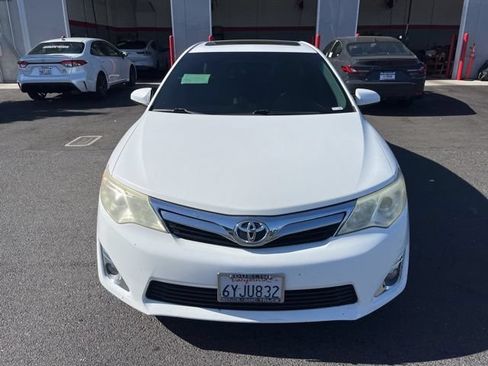 Used 2012 Toyota Camry XLE FWD image 2