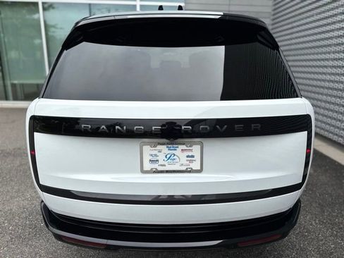 Used 2025 Land Rover Range Rover Long Wheelbase Autobiography AWD/4WD image 4