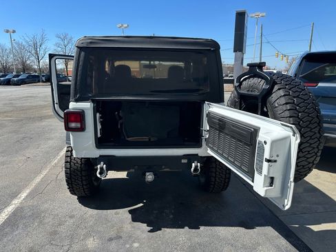 Used 2020 Jeep Wrangler Sport image 18