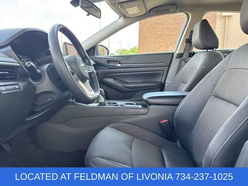 Used 2024 Nissan Altima 2.5 SV FWD image 18