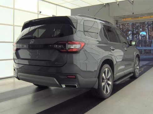 Used 2024 Honda Pilot Elite image 3
