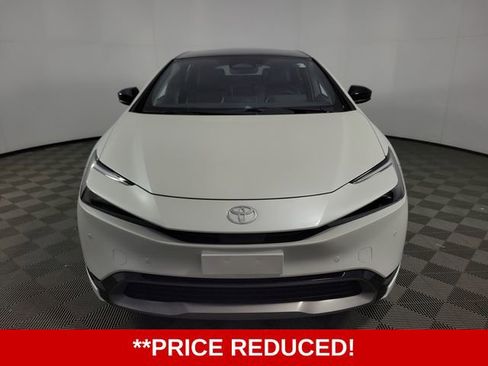 Used 2024 Toyota Prius XLE image 2