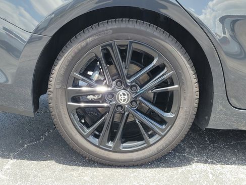 Used 2025 Toyota Camry SE w/ Convenience Package FWD image 9