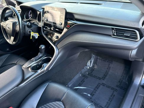 Used 2021 Toyota Camry SE FWD image 18