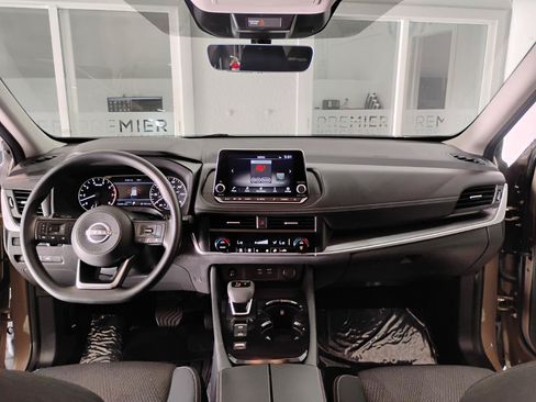 Used 2024 Nissan Rogue SV FWD image 49