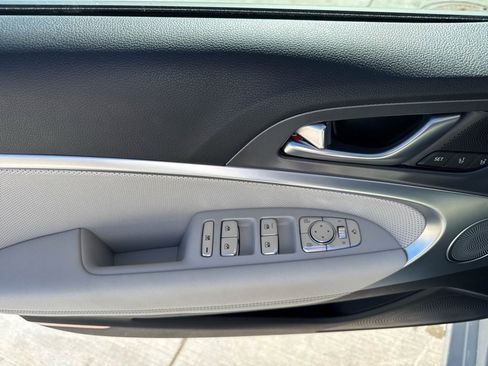 Used 2025 Genesis G70 2.5T w/ Sport Prestige Package image 17