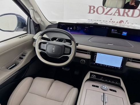 New 2026 Lincoln Navigator L Reserve AWD/4WD image 24
