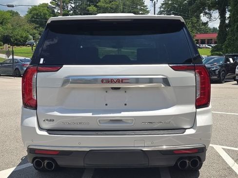Used 2021 GMC Yukon Denali w/ Denali Premium Package RWD image 4
