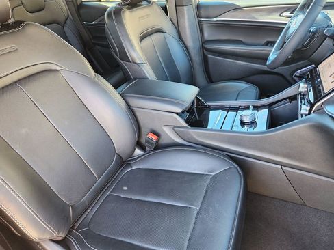 Used 2024 Jeep Grand Cherokee Overland AWD/4WD image 14