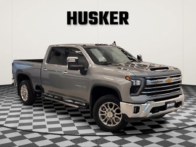 Certified 2025 Chevrolet Silverado 2500 LTZ w/ LTZ Convenience Package AWD/4WD image 13
