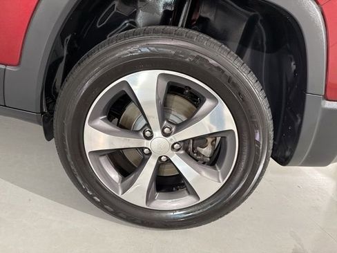 Used 2019 Jeep Cherokee Limited w/ Trailer Tow Group image 16