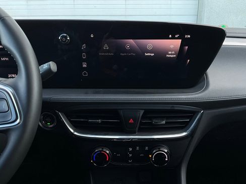 Used 2025 Buick Encore GX Preferred image 25