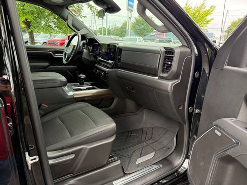 Used 2025 Chevrolet Silverado 1500 RST w/ Redline Edition AWD/4WD image 16
