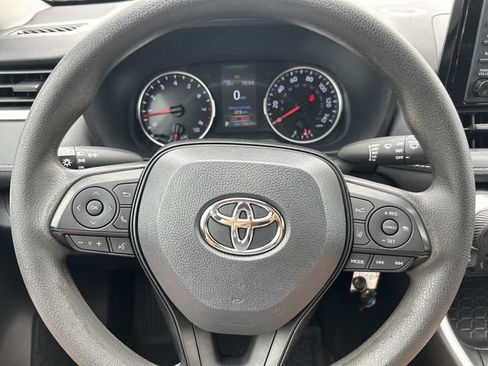 Used 2022 Toyota RAV4 LE FWD image 24