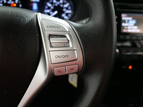 Used 2016 Nissan Rogue S w/ Appearance Package AWD/4WD image 28
