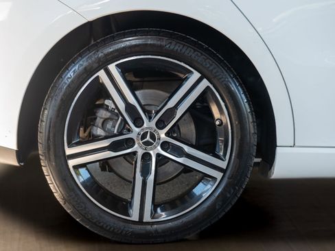 Used 2022 Mercedes-Benz CLA 250 image 36