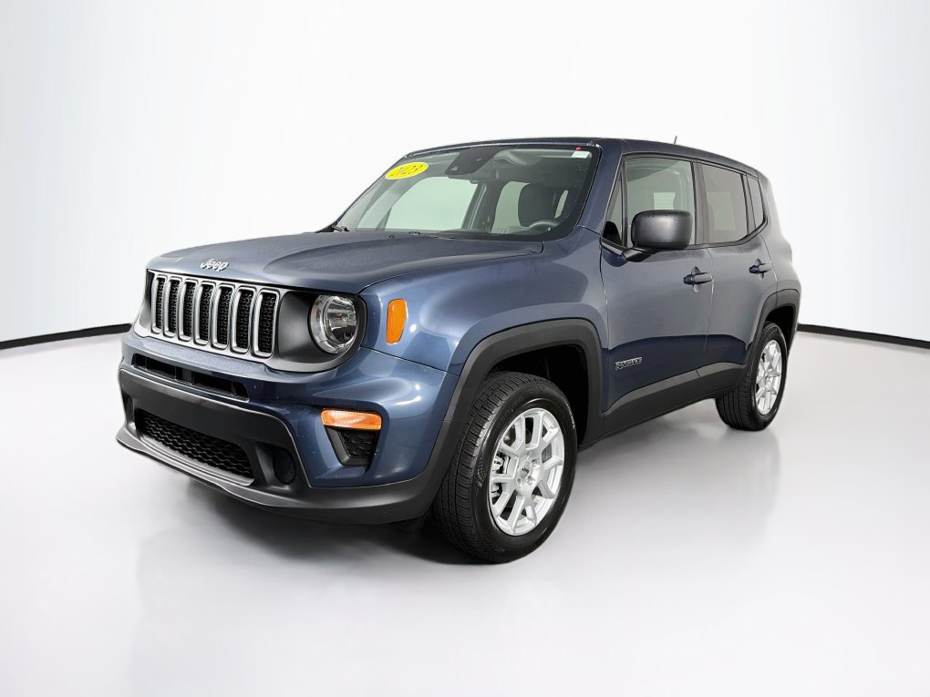 Used 2023 Jeep Renegade Latitude AWD/4WD image 3