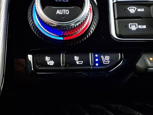 Used 2024 GMC Yukon XL Denali w/ Denali Reserve Package image 14