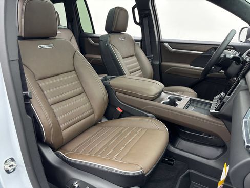 New 2027 GMC Acadia Denali Ultimate w/ LPO, Floor Liner Package AWD/4WD image 41