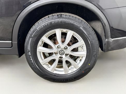 Used 2019 Nissan Rogue SV AWD/4WD image 29