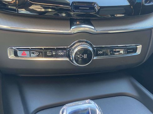 Certified 2025 Volvo XC60 T8 Polestar image 28