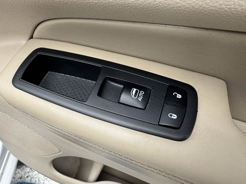 Used 2018 Jeep Grand Cherokee Overland image 30