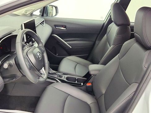 Used 2025 Toyota Corolla Cross XLE w/ Convenience Package AWD/4WD image 19
