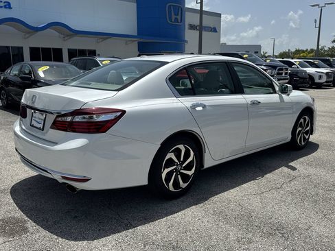 Used 2017 Honda Accord EX image 6