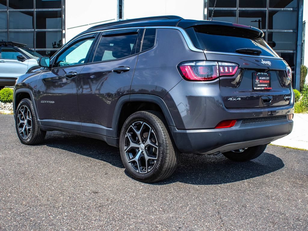 Used 2024 Jeep Compass Limited AWD/4WD image 4