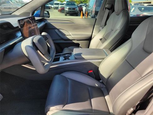 Used 2022 Tesla Model X Plaid image 14