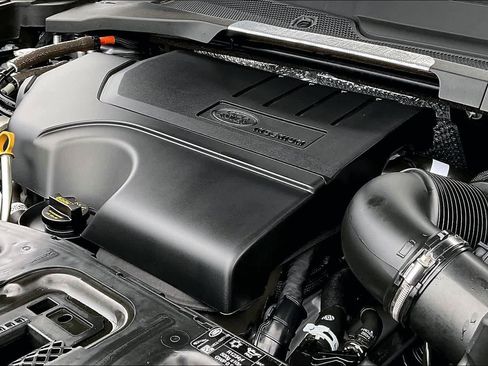 Used 2025 Land Rover Discovery Sport S image 34