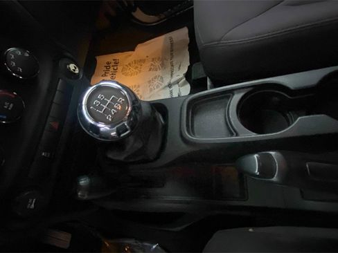 Used 2013 Jeep Wrangler Sport image 19