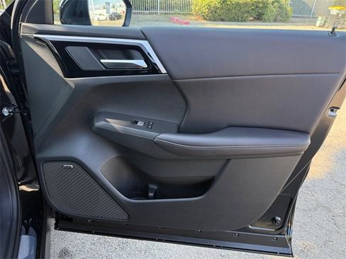 New 2025 Mitsubishi Outlander SE image 24