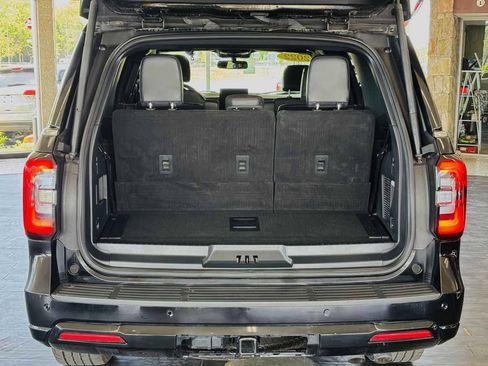 Used 2022 Ford Expedition Limited w/ Equipment Group 304A AWD/4WD image 9