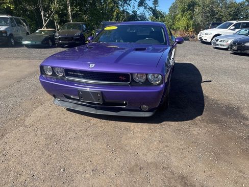 Used 2010 Dodge Challenger R/T image 2