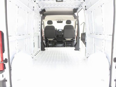 Used 2025 RAM ProMaster 2500 w/ Convenience Group image 15